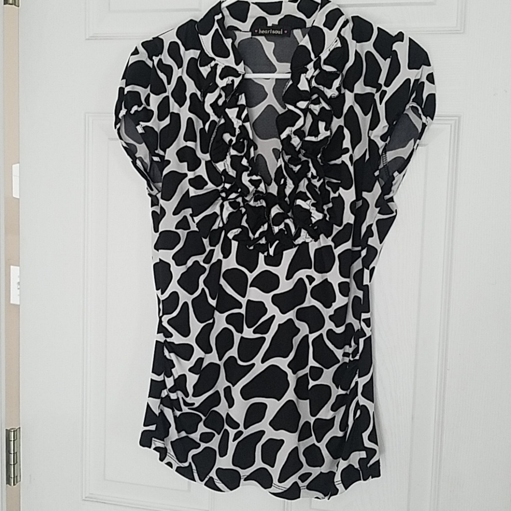Black and white fitted blouse